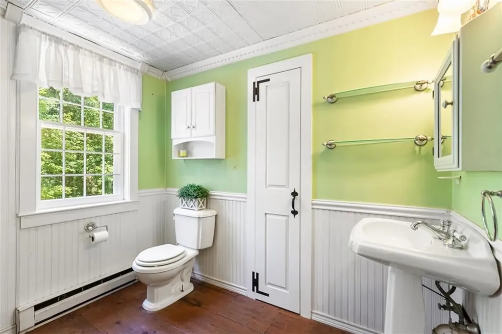 25 Forest Glen Drive Hopkinton RI 02832