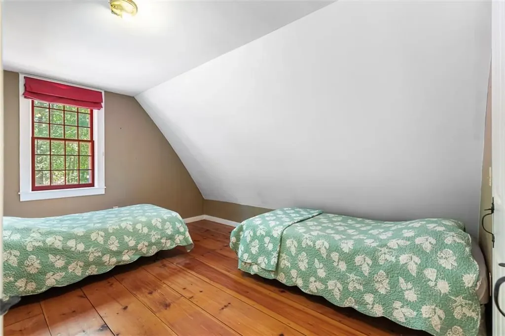 25 Forest Glen Drive Hopkinton RI 02832