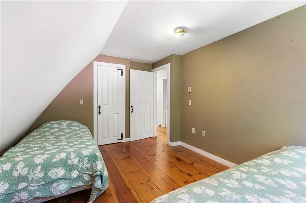 25 Forest Glen Drive Hopkinton RI 02832