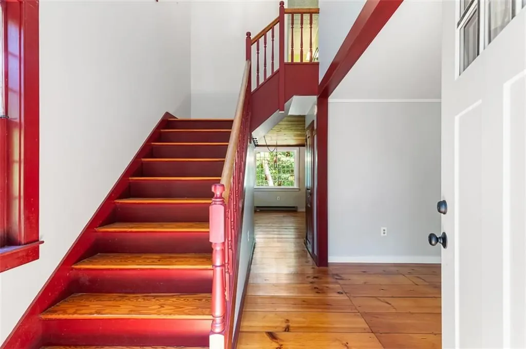 25 Forest Glen Drive Hopkinton RI 02832