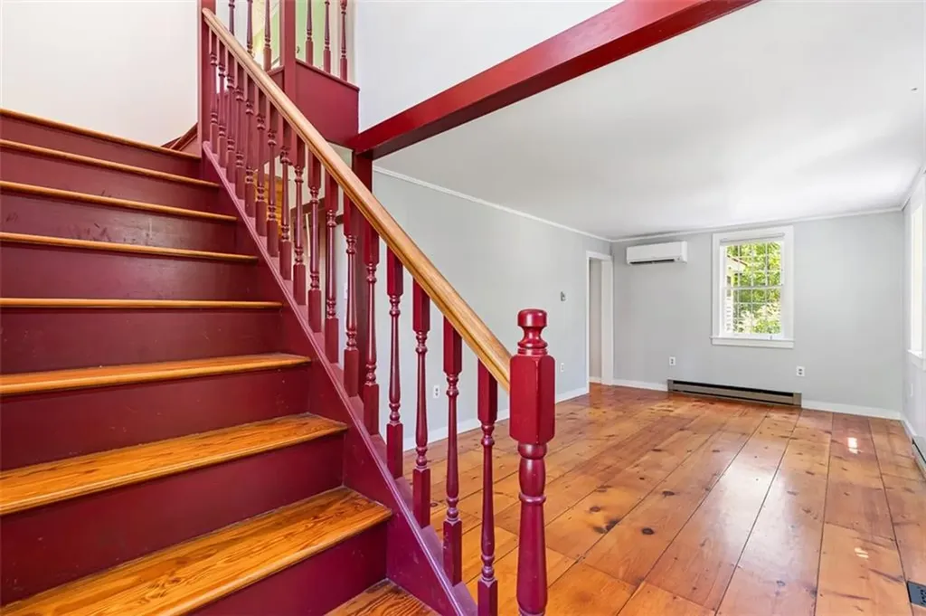 25 Forest Glen Drive Hopkinton RI 02832