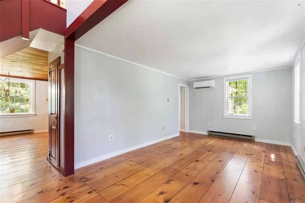 25 Forest Glen Drive Hopkinton RI 02832