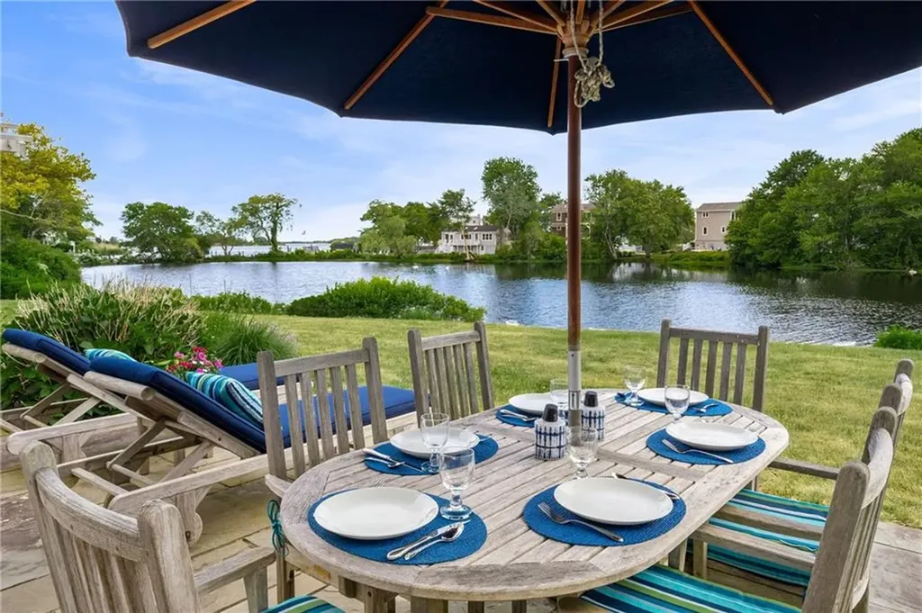 19 Teal Drive South Kingstown RI 02879