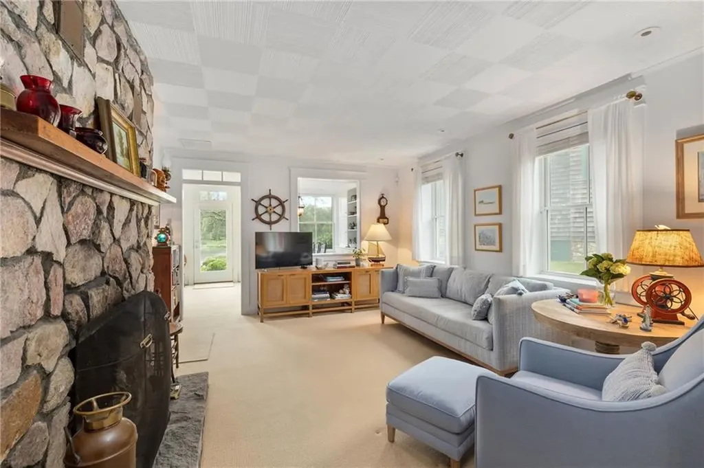19 Teal Drive South Kingstown RI 02879