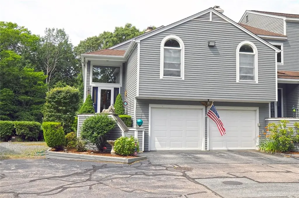 5390 Post Road Warwick RI 02818