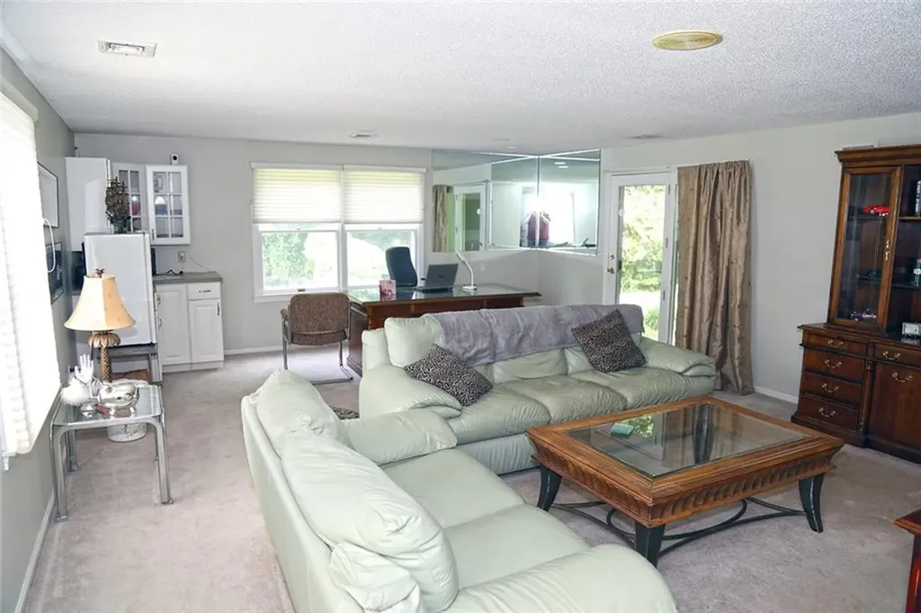 5390 Post Road Warwick RI 02818