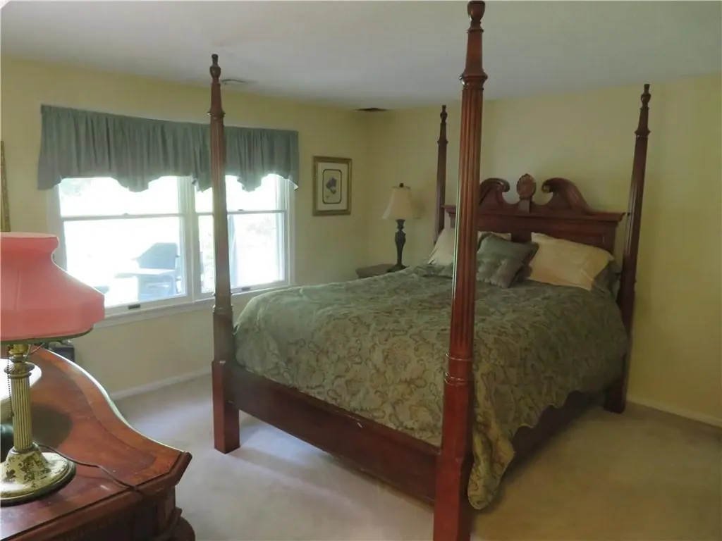 5390 Post Road Warwick RI 02818
