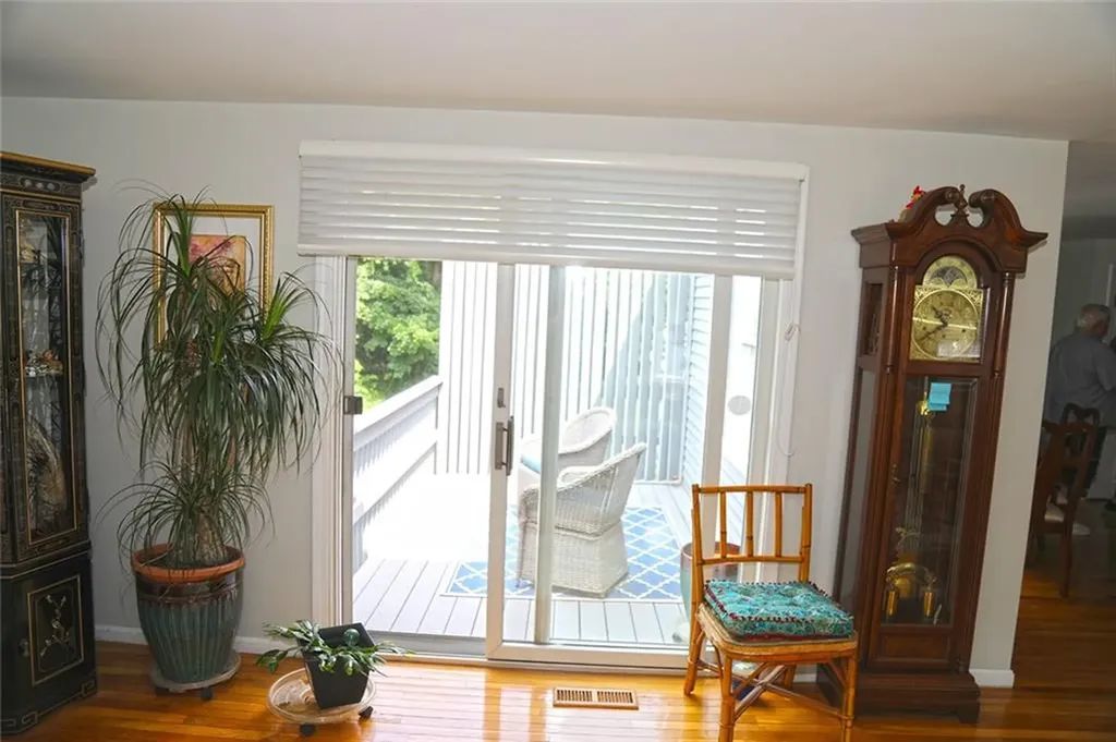 5390 Post Road Warwick RI 02818
