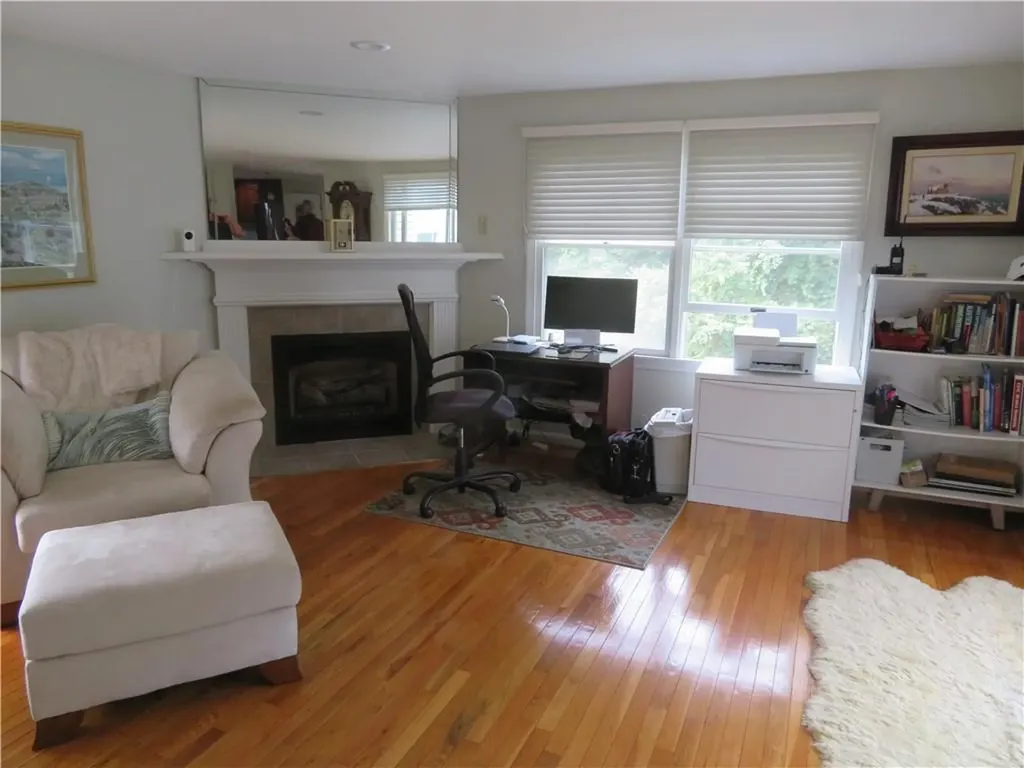 5390 Post Road Warwick RI 02818