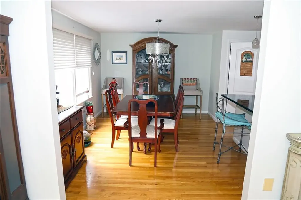 5390 Post Road Warwick RI 02818