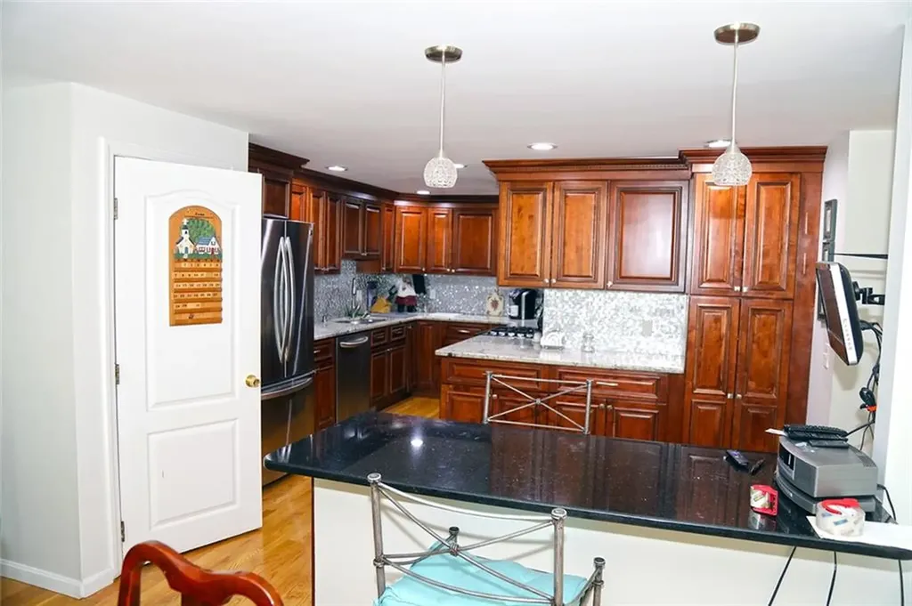 5390 Post Road Warwick RI 02818