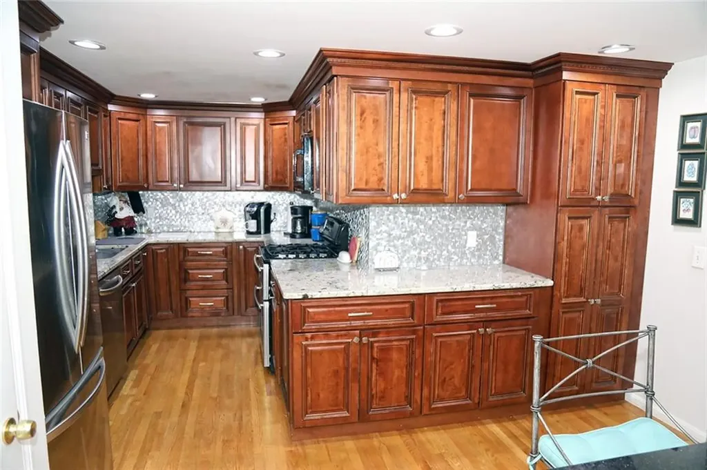 5390 Post Road Warwick RI 02818