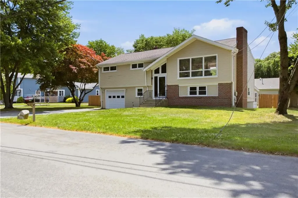5 Baldwin Drive Johnston RI 02919