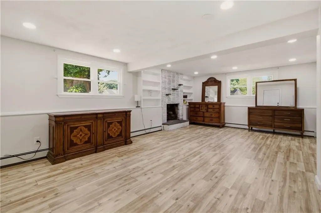 5 Baldwin Drive Johnston RI 02919
