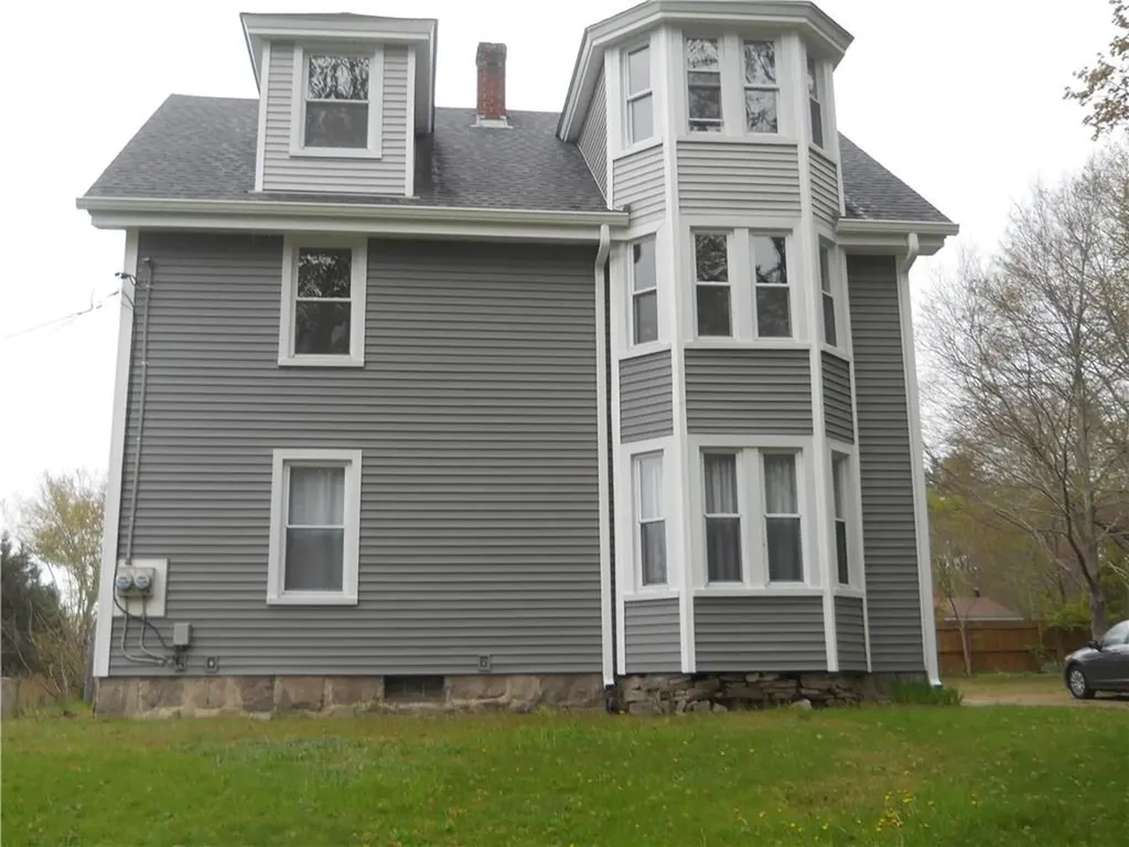 10 West Street Hopkinton RI 02804