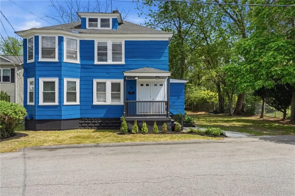 74 76 Pontiac Street Warwick RI 02886