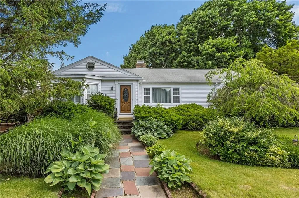 963 Hartford Avenue Johnston RI 02919