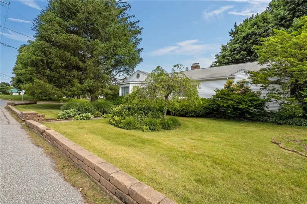 963 Hartford Avenue Johnston RI 02919