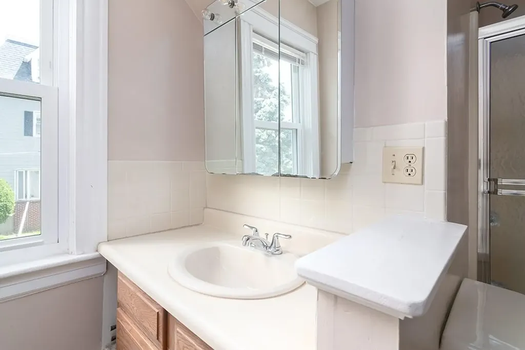 255 0 Farmington Avenue Cranston RI 02920