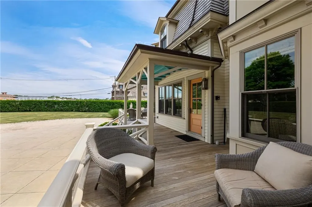41 Ocean Road Narragansett RI 02882