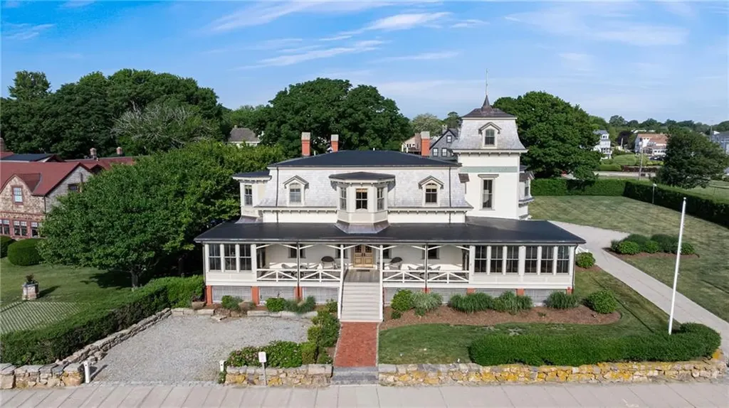 41 Ocean Road Narragansett RI 02882