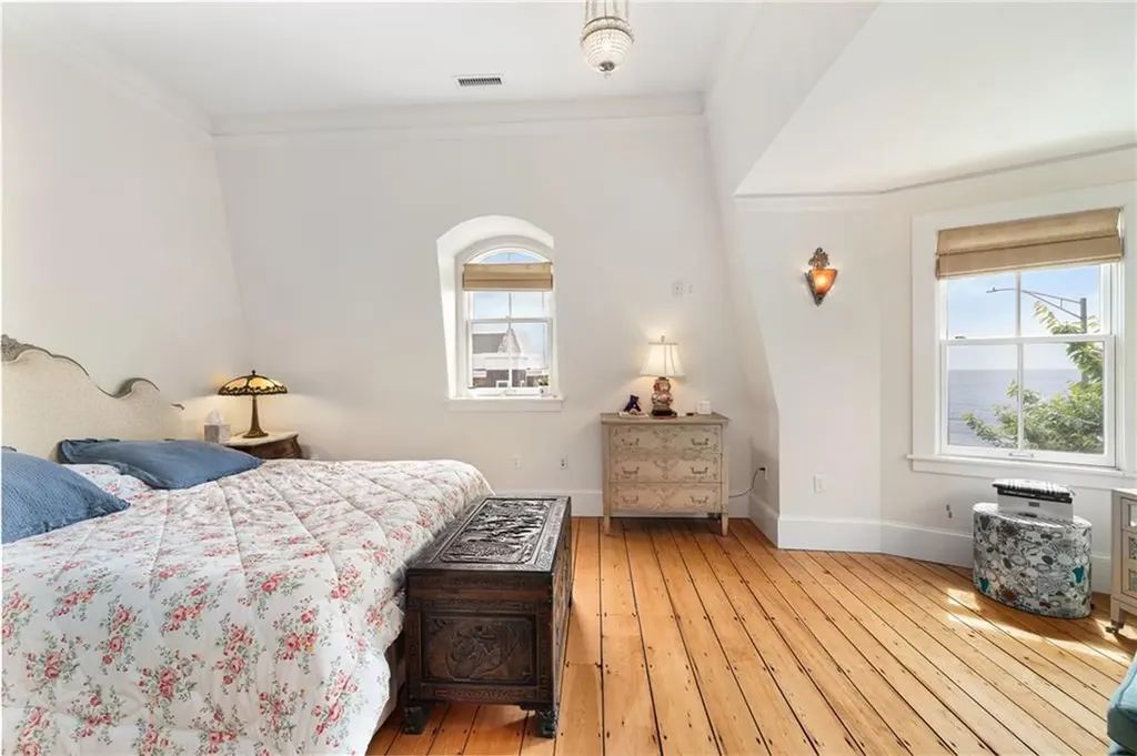 41 Ocean Road Narragansett RI 02882