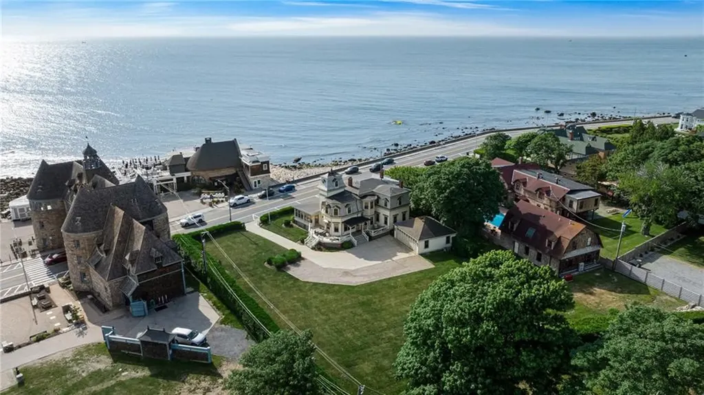 41 Ocean Road Narragansett RI 02882