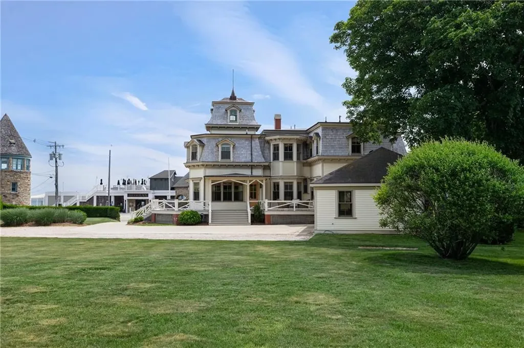 41 Ocean Road Narragansett RI 02882