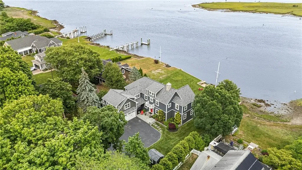 5 Hampden Street Barrington RI 02806