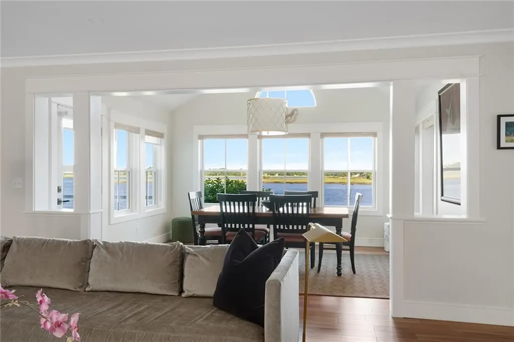 5 Hampden Street Barrington RI 02806