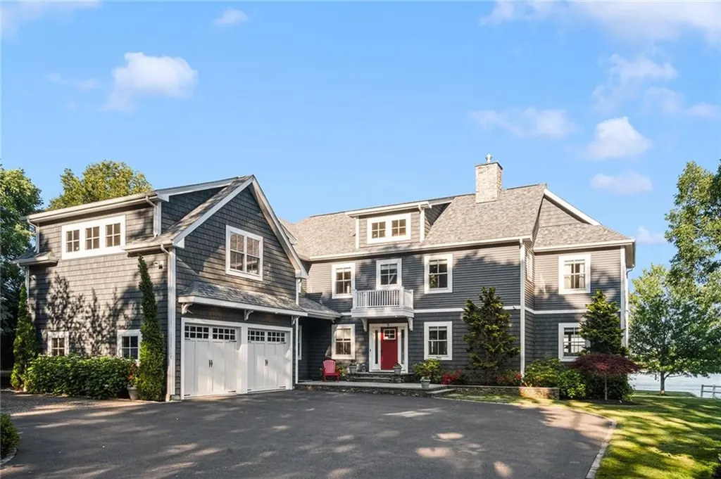 5 Hampden Street Barrington RI 02806