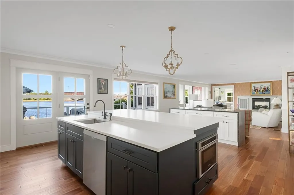 5 Hampden Street Barrington RI 02806