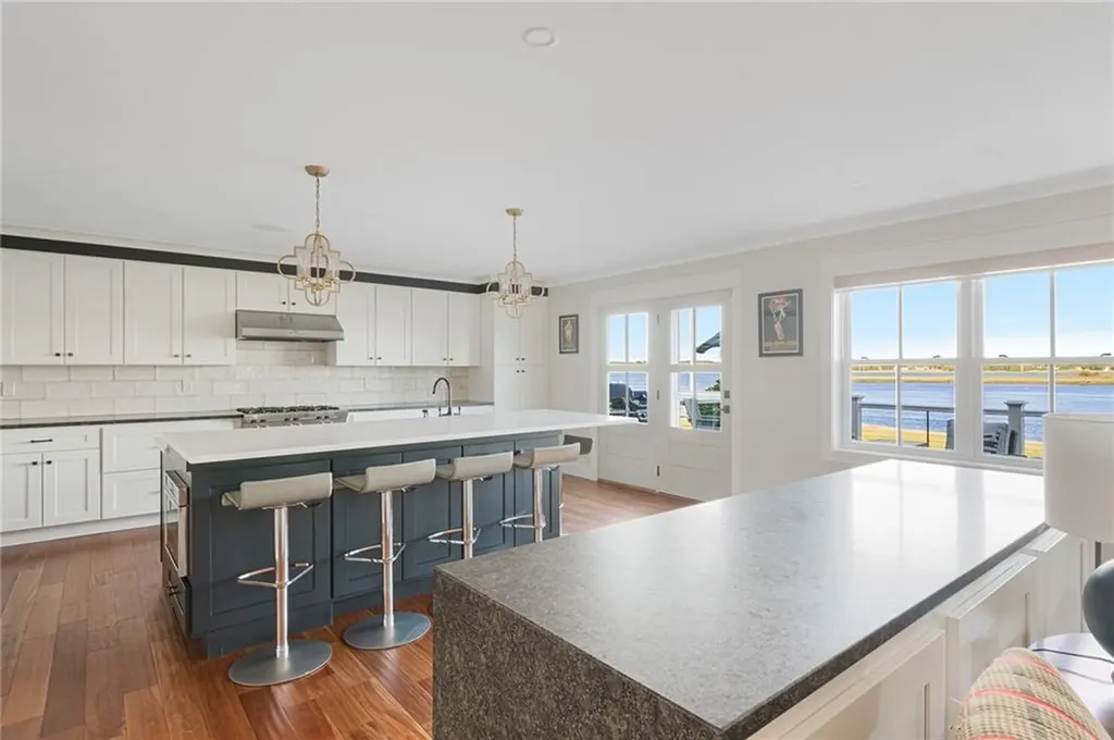 5 Hampden Street Barrington RI 02806