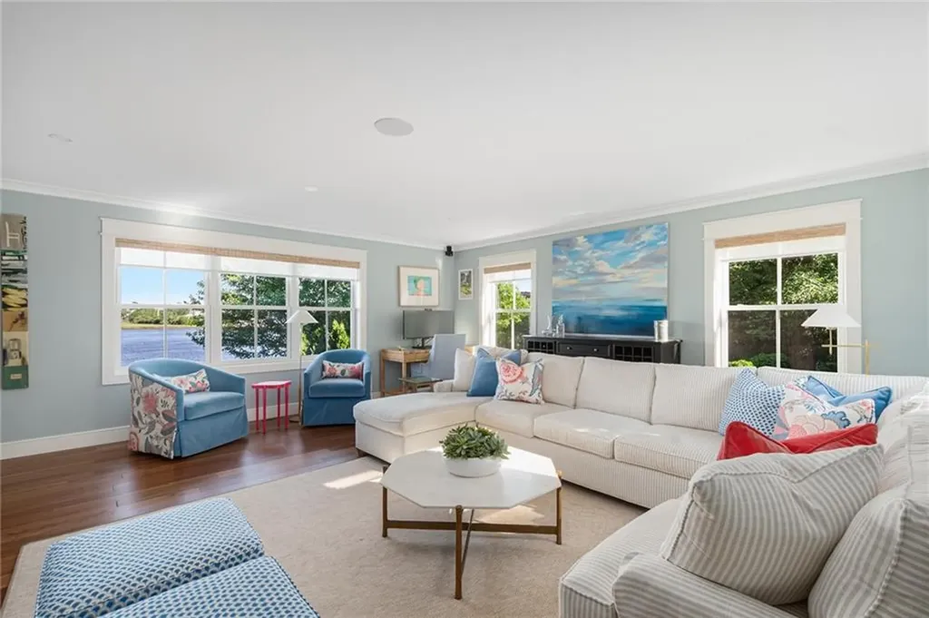 5 Hampden Street Barrington RI 02806