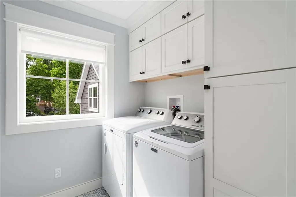 5 Hampden Street Barrington RI 02806