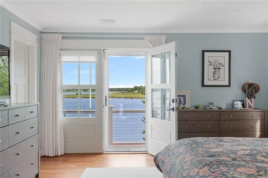 5 Hampden Street Barrington RI 02806