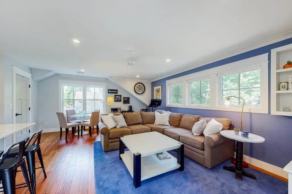 5 Hampden Street Barrington RI 02806