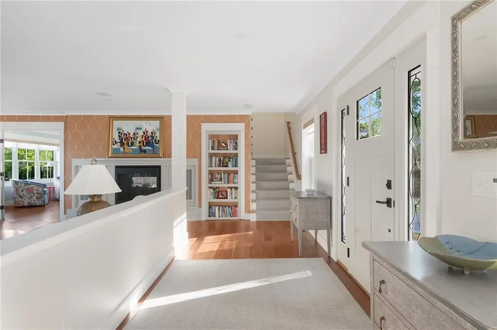 5 Hampden Street Barrington RI 02806