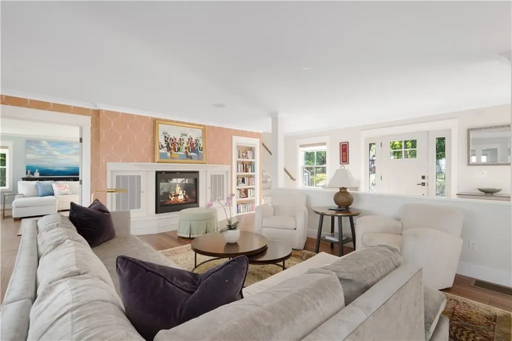 5 Hampden Street Barrington RI 02806