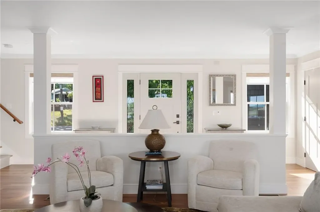5 Hampden Street Barrington RI 02806