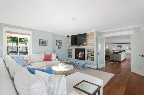5 Hampden Street Barrington RI 02806