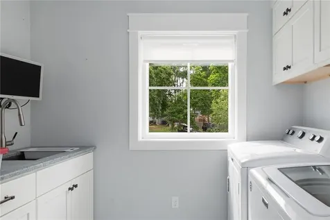 5 Hampden Street Barrington RI 02806