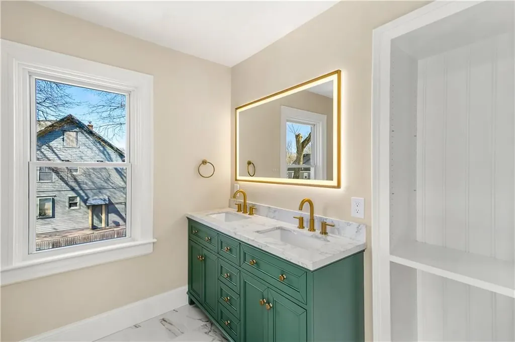 15 Redfern Street North Providence RI 02911