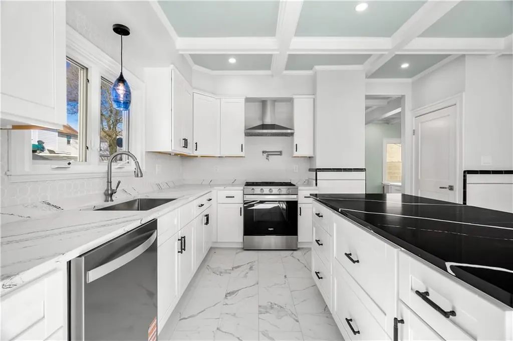 15 Redfern Street North Providence RI 02911