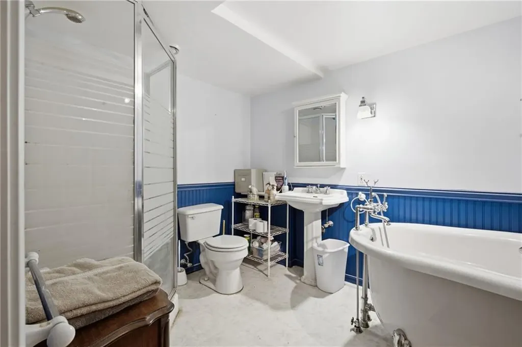 201 Randolph Avenue Tiverton RI 02878