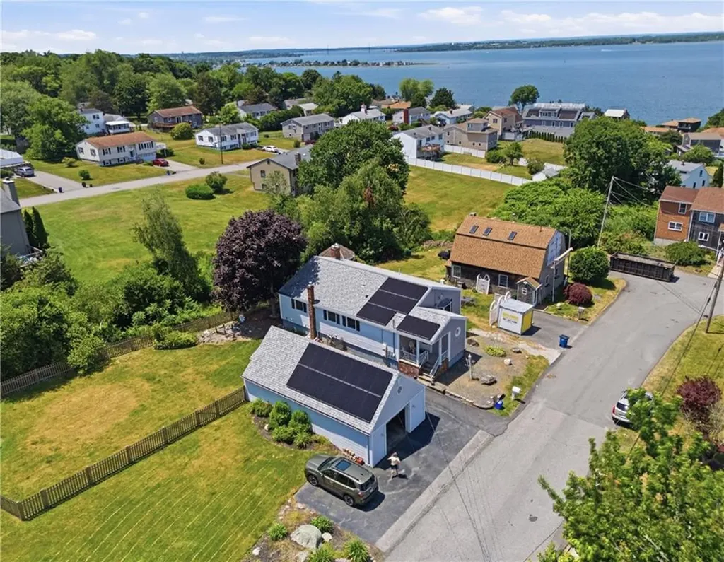 201 Randolph Avenue Tiverton RI 02878