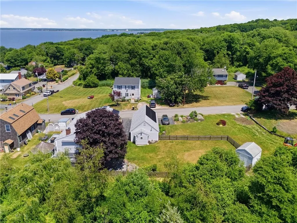 201 Randolph Avenue Tiverton RI 02878