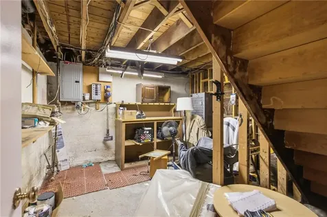 201 Randolph Avenue Tiverton RI 02878