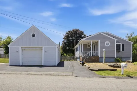 201 Randolph Avenue Tiverton RI 02878
