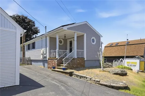 201 Randolph Avenue Tiverton RI 02878